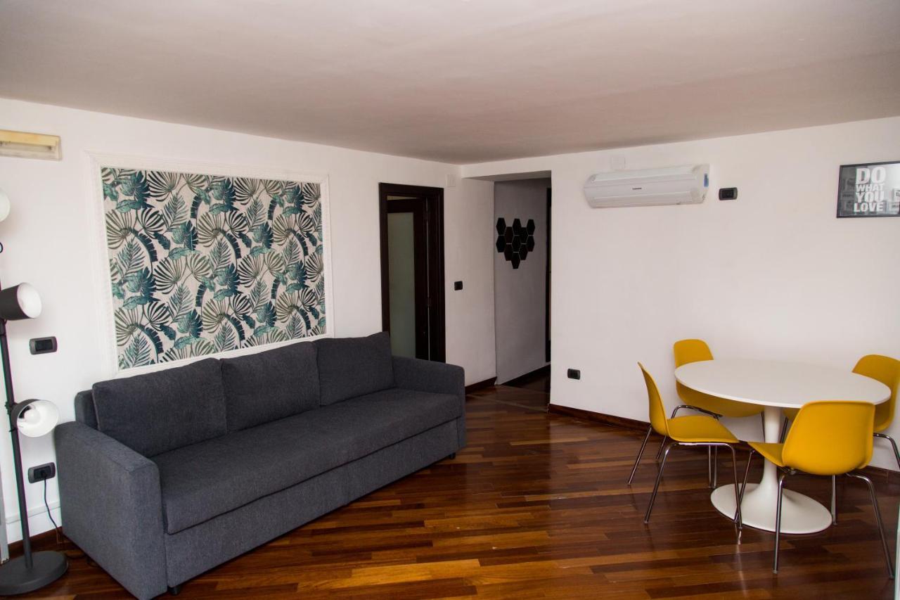 Cuore Di Spaccanapoli Apartment Bagian luar foto